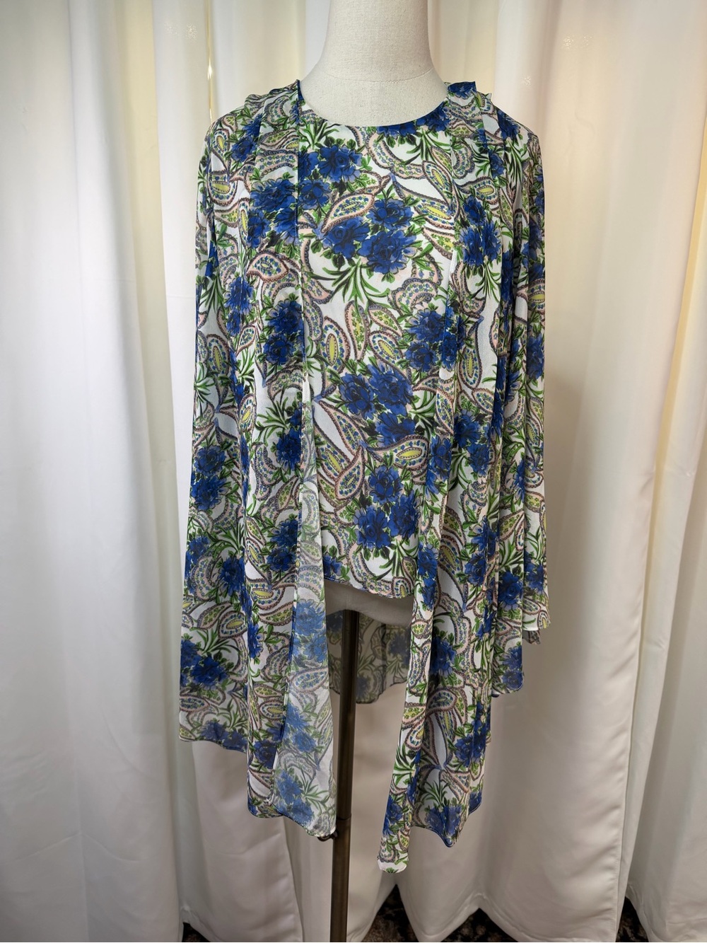 NWT Badgley Mischka Women’s Sleeveless Blouse w/ Capelet in Blue Floral Multi XS - Picture 3 of 16